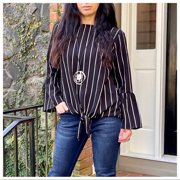 ✨LAST ONE✨Chic bell sleeves black stripes top - Picture 9 of 9